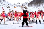 Танцующие лыжницы, горячий заезд в купальниках: чем удивил ENERGY IN THE MOUNTAIN в Сочи